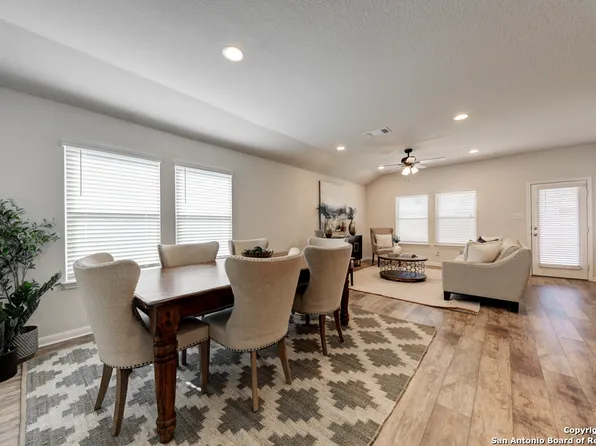 341 NORTHSHORE TRL, New Braunfels, TX 78130