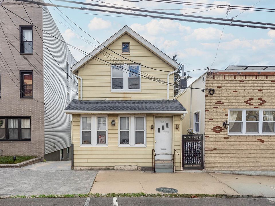 1st image of 1209 6th St