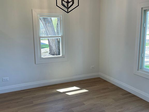 4th image of 1603 Beverly Dr