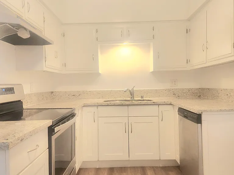 716 S Wilton Pl #2 — Photo 7