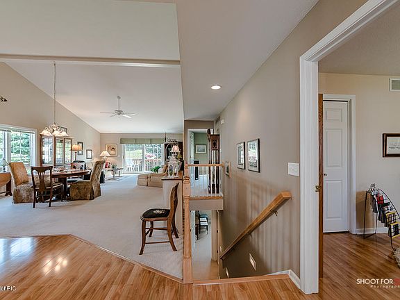 4th image of 8913 N Clearwater Dr