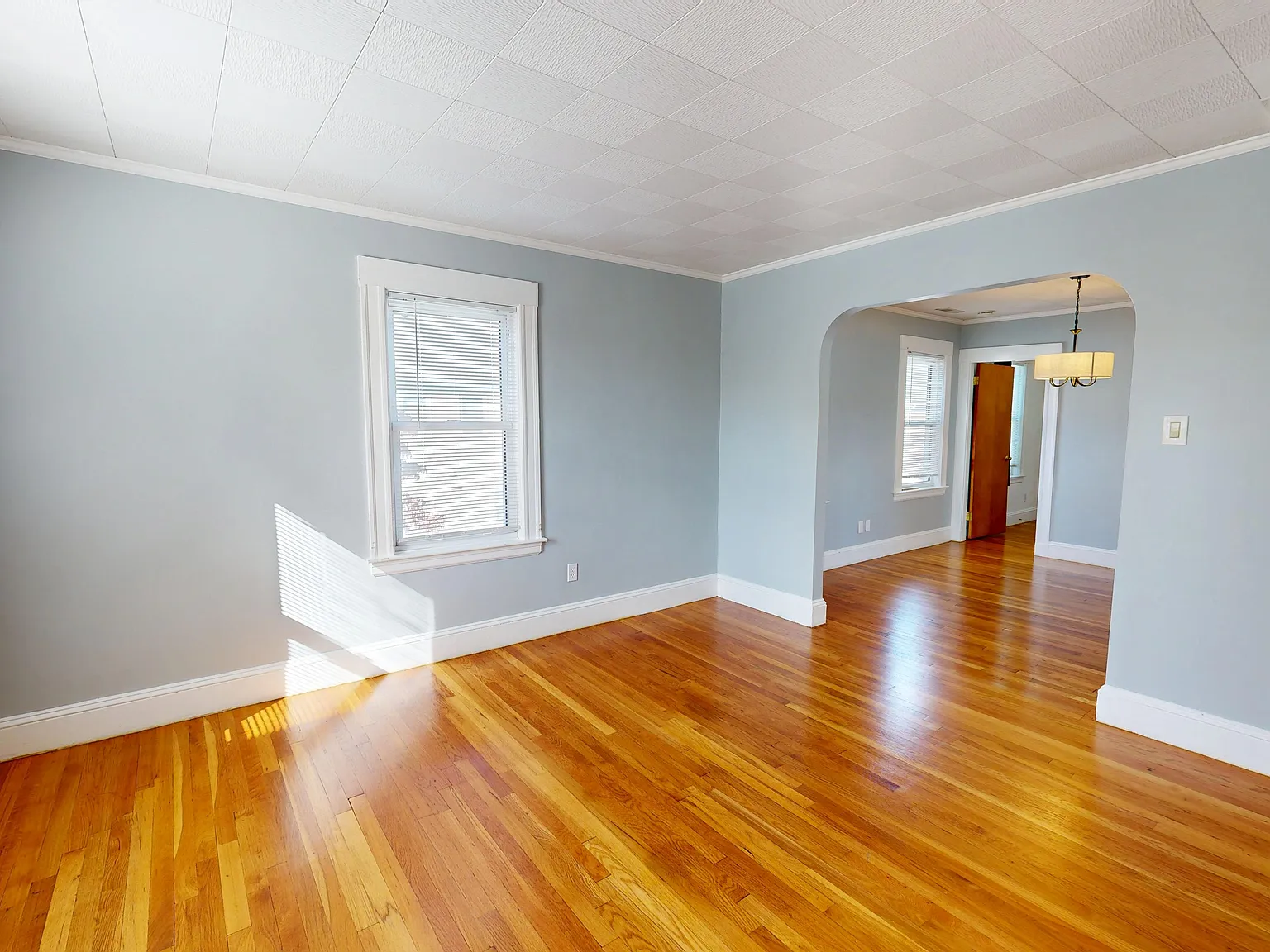 2 bed, 1100 sqft, $2,500 — Photo 2