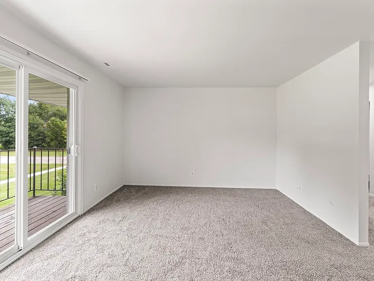 2 BR 1 ¼ Ba Photos