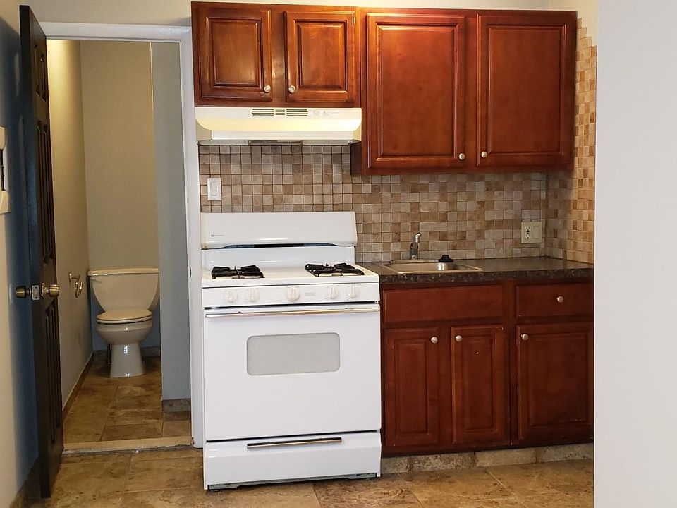 2nd image of 1614 S Broad St Floor 1