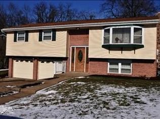 328 Golden Gate Dr, Verona, PA