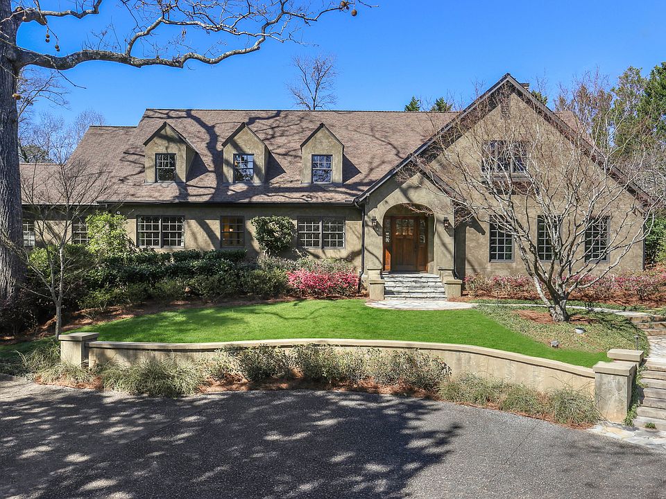 Beautiful Tuxedo Park Home