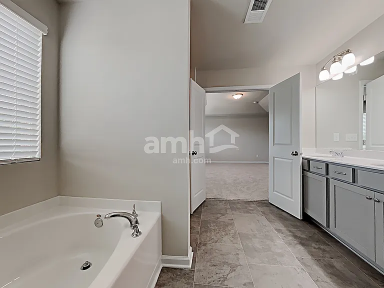 358 Winston Cir — Photo 10