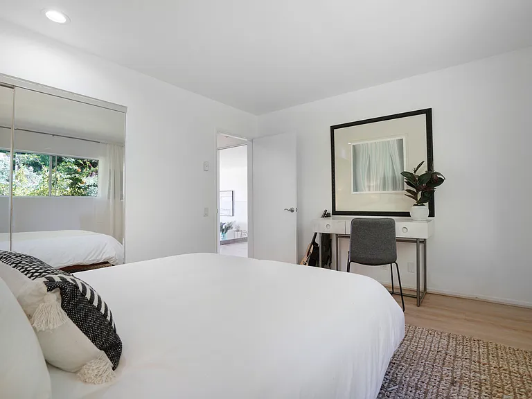 18111 Coastline Dr #2 — Photo 38