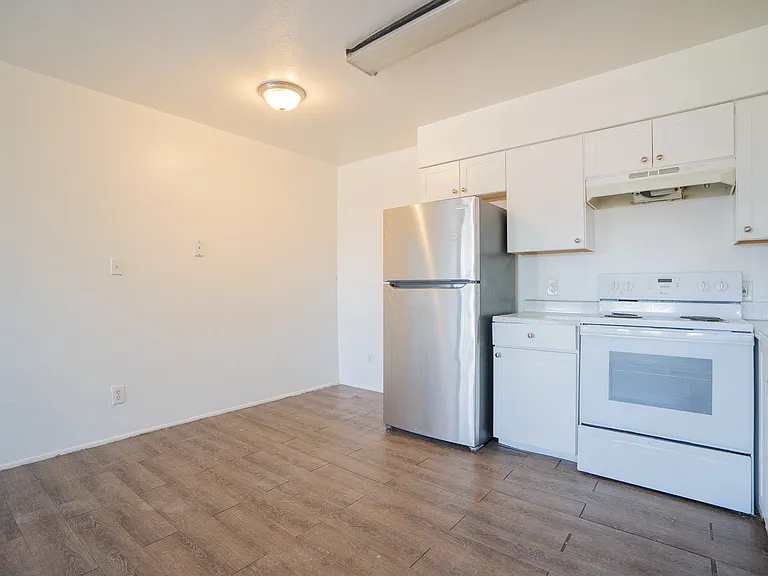 1703 W Mountain View Rd — Photo 9