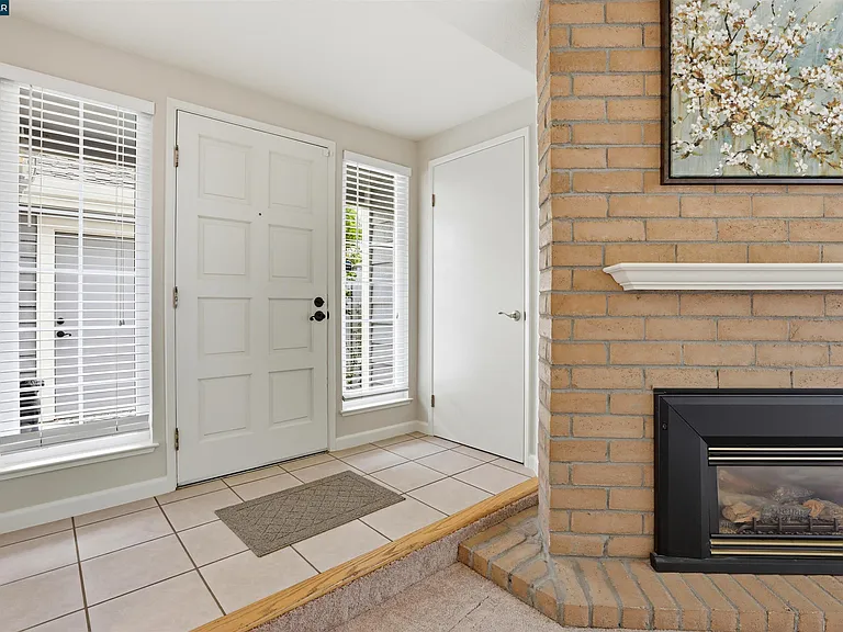 177 Northwood Cmns — Photo 8