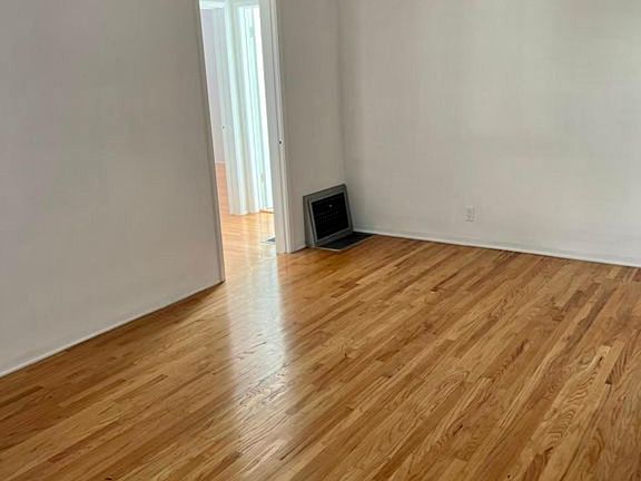 3rd image of 4319 1/2 Cahuenga Blvd