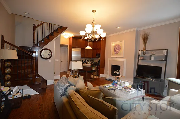 Rented by City Stop Realty | media 70