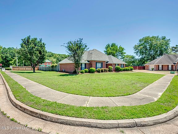 4th image of 1101 Orchardview Cv