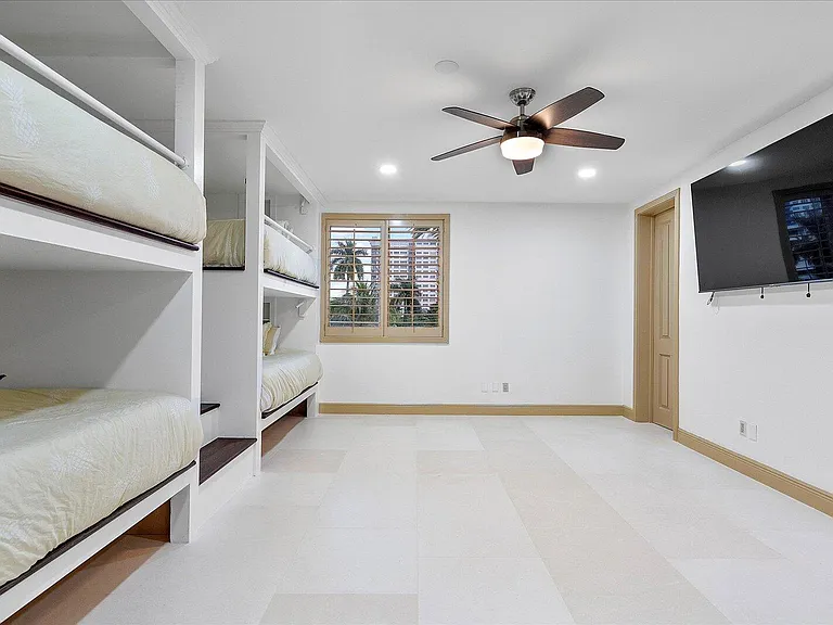 414 Riviera Isle Dr — Photo 41