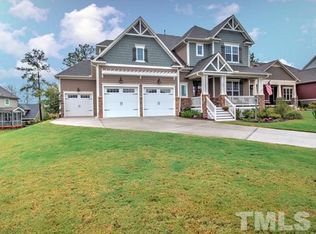 121 Duck Savannah Dr, Holly Springs, NC 27540