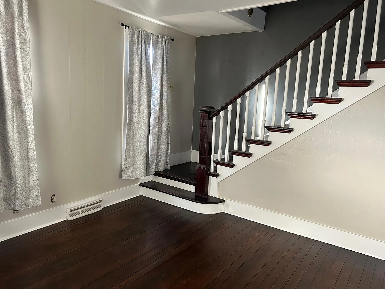 1025 N F St — Photo 1