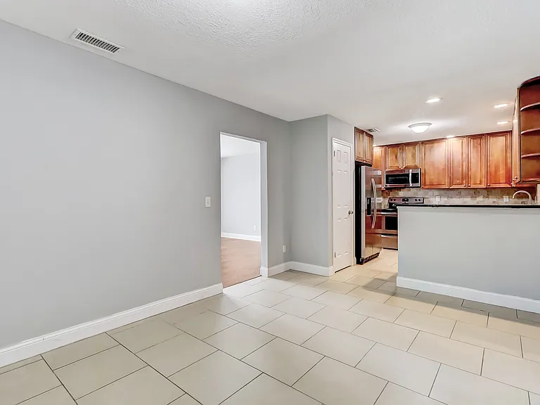 5761 Lake Lucina Dr S — Photo 18