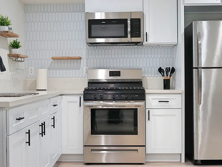 16404 S Menlo Ave #A/B — Photo 3