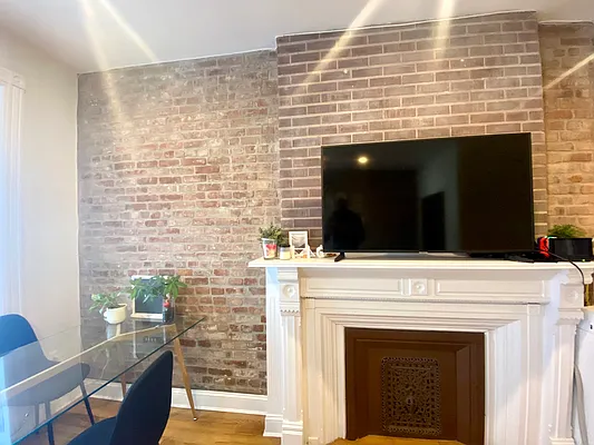 Rented by Compass | media 25