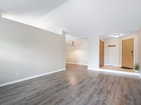 3rd image of 1257 Ballantrae Pl APT E
