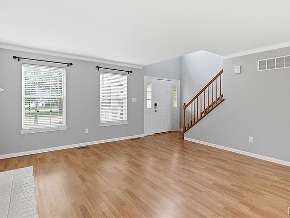 5th image of 207 Westwind Estates Ct