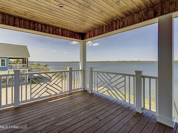 3rd image of 2410 Eagle Lake Shore Rd