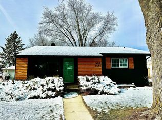 W67N383 Grant Ave, Cedarburg, WI 53012