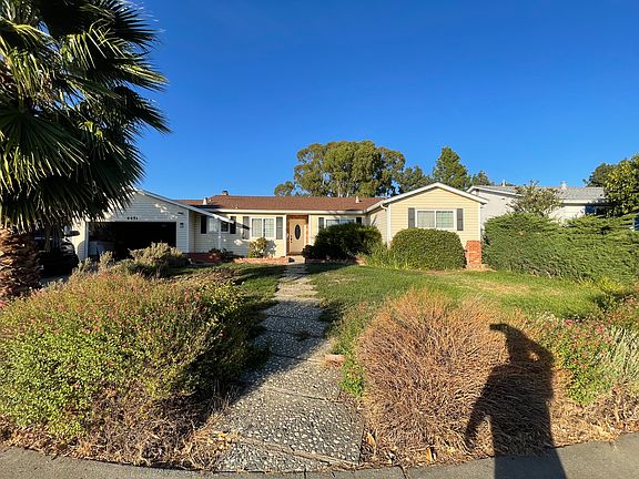 3rd image of 4451 Crestwood Cir