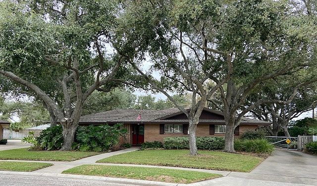 1st image of 710 Burkshire Dr