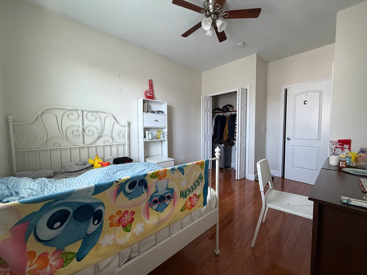 4 bed, 1500 sqft, $575 — Photo 2