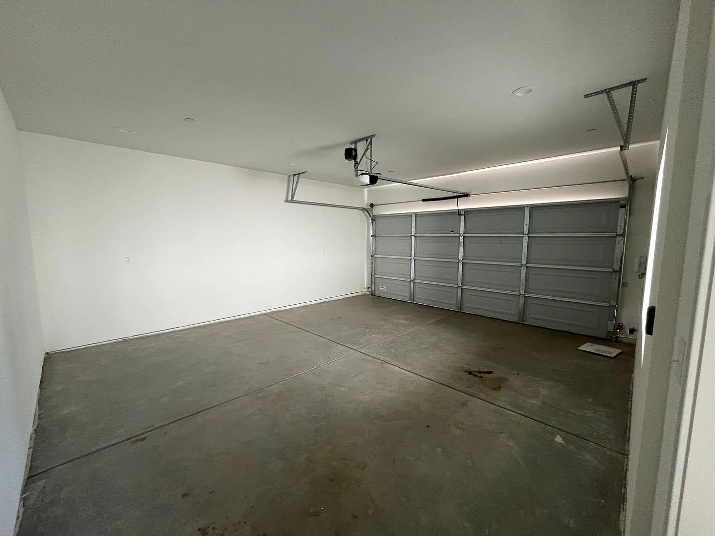 Brand New Build on Old Alturas - ALL Electric with City of Redding Solar! — Photo 2