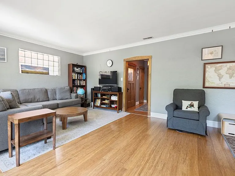 2924 W Giddings St — Photo 4
