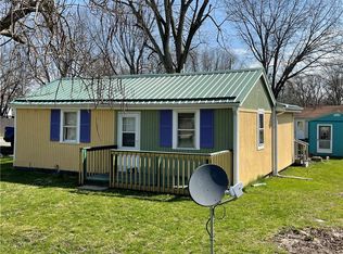 103 Walnut St, Alvin, IL 61811