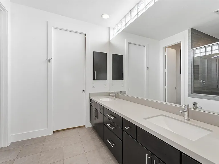 2338 Commerce St — Photo 21