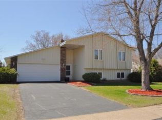 8141 102nd St W, Bloomington, MN 55438