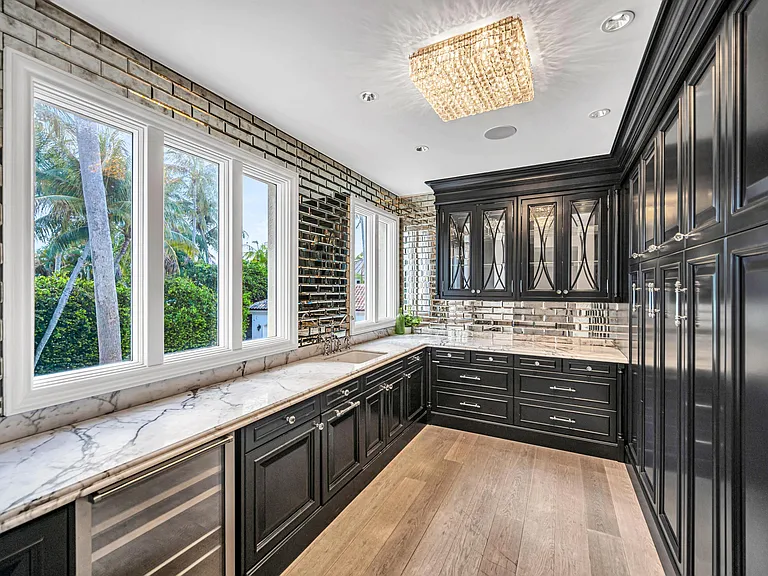 709 Idlewyld Dr — Photo 35
