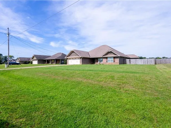 6 Barley Ct, Fort Mitchell, AL 36856