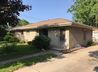 4412 S 63rd St, Greenfield, WI 53220