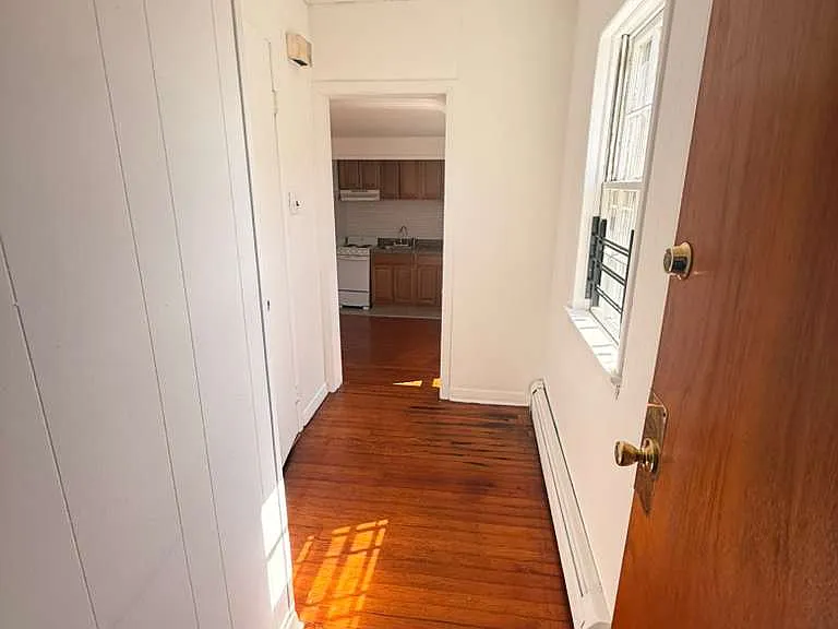 212 Central Ave — Photo 9