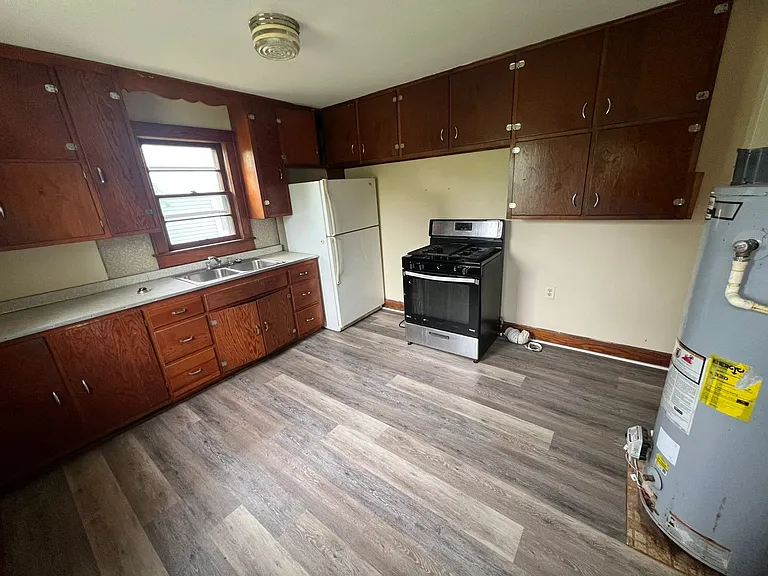 1405 Rose Ave — Photo 6