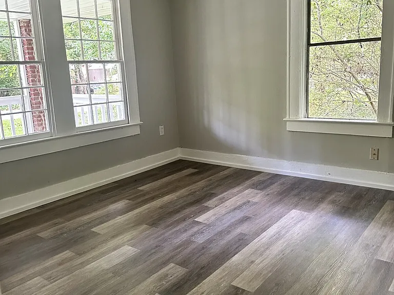 6 Windsor Dr — Photo 3