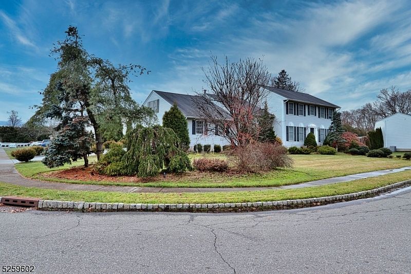 8 Winfield Ct Fairfield NJ 07004 MLS #3878022 Zillow 8 Winfield Ct Fairfield NJ 07004 MLS #3878022 Zillow