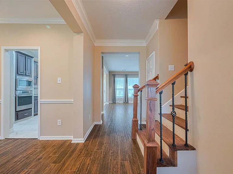 3911 Fall Branch Dr — Photo 3