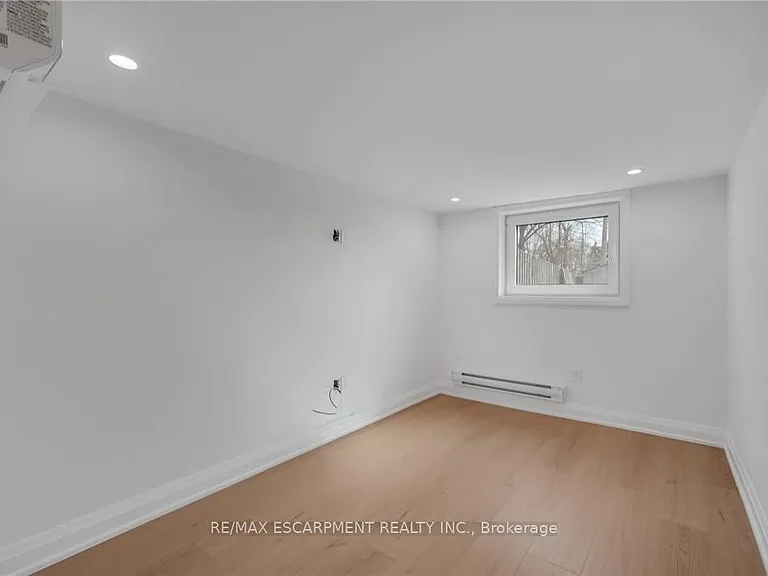 1339 Augustine Dr — Photo 15