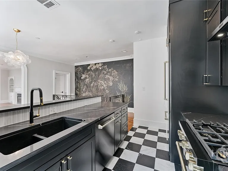 24 E Liberty St #73&83 — Photo 14