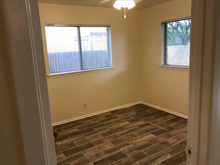 6706 N Forest Bnd — Photo 3