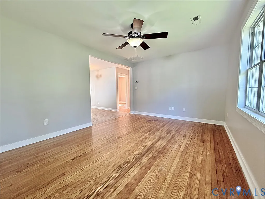 2 bed, 1.0 bath, 824 sqft, $1,745 — Photo 4