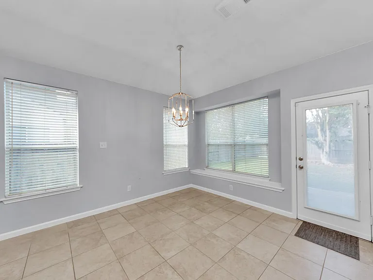 1819 Misty Falls Ln — Photo 15