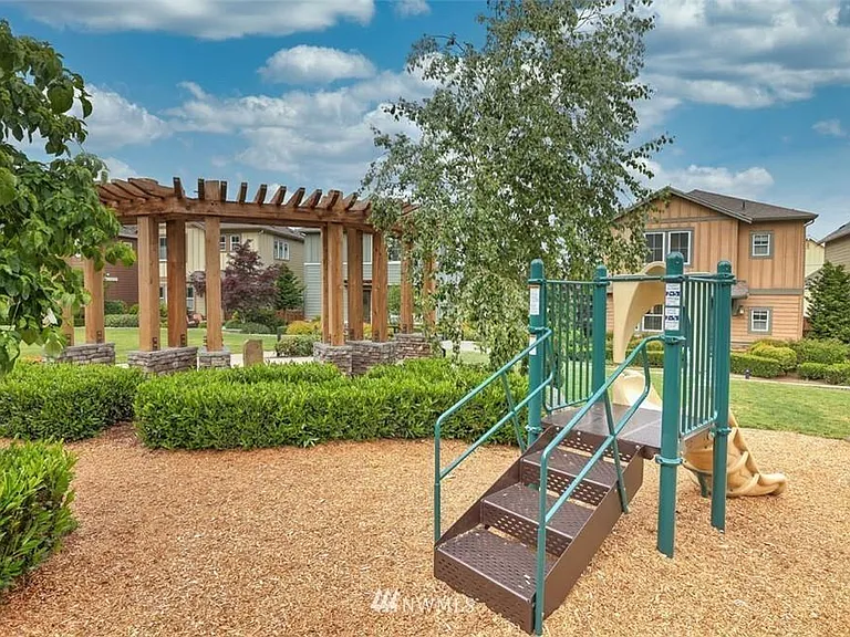 1660 NE Falls Dr — Photo 34