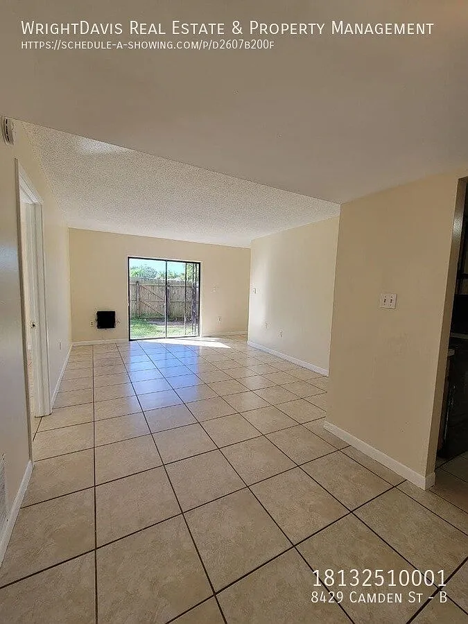 Spacious 2BR/2BA Ground-Floor Apartment in West Tampa — Photo 4